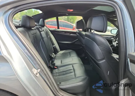 2018 BMW M550Xi из США, поврежденный, VIN WBAJB9C56JB035431